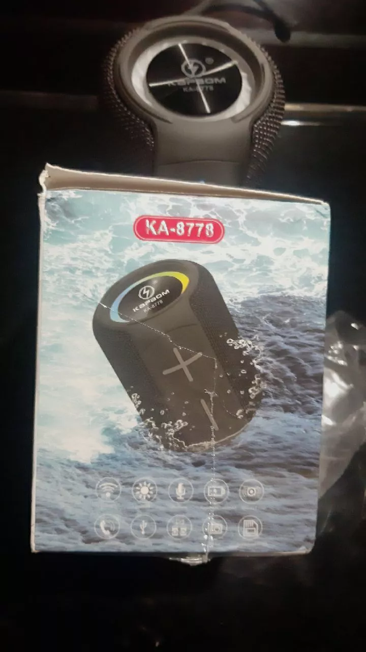 Caixa de Som Bluetooth 5.0 Potente 8W, Bateria Longa, À Prova D'Água, LED RGB, Portátil - IZEBOOM PLAY photo review
