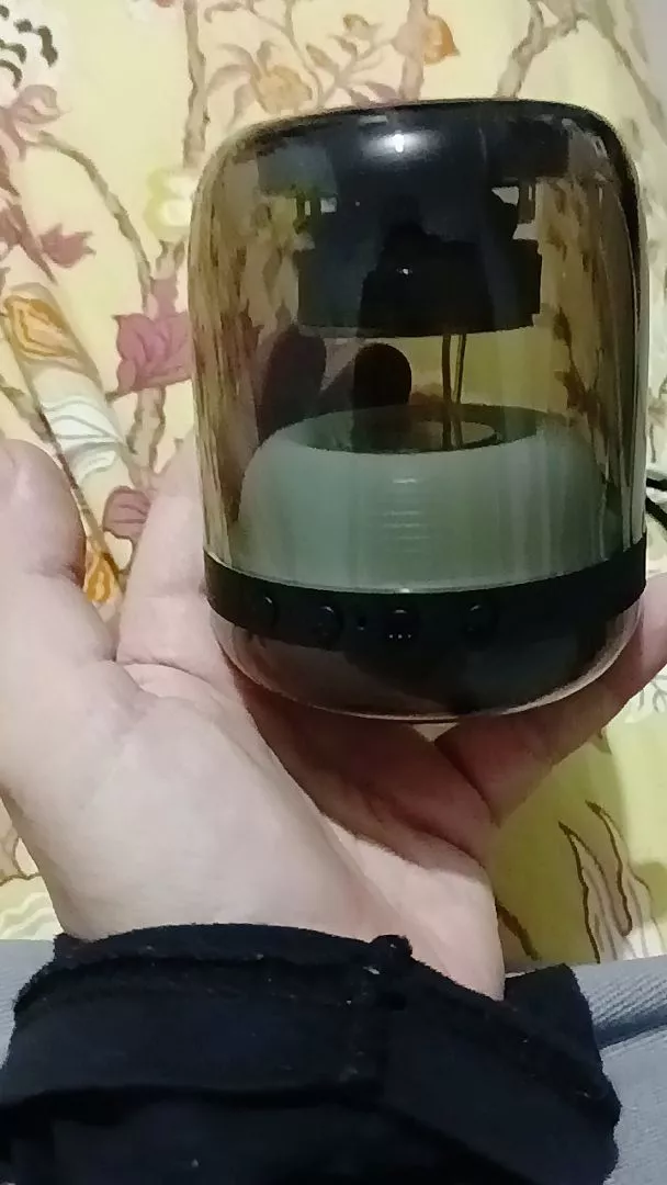 Caixa de Som Bluetooth Portátil 10W Prova d'Água RGB 32GB Bateria 1200mAh IZESOUND GLOW photo review