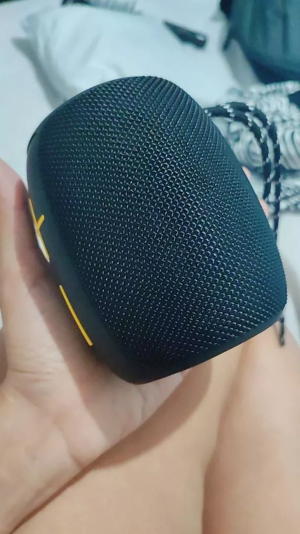 Caixa de Som Bluetooth 5.0 Potente 8W, Bateria Longa, À Prova D'Água, LED RGB, Portátil - IZEBOOM PLAY photo review