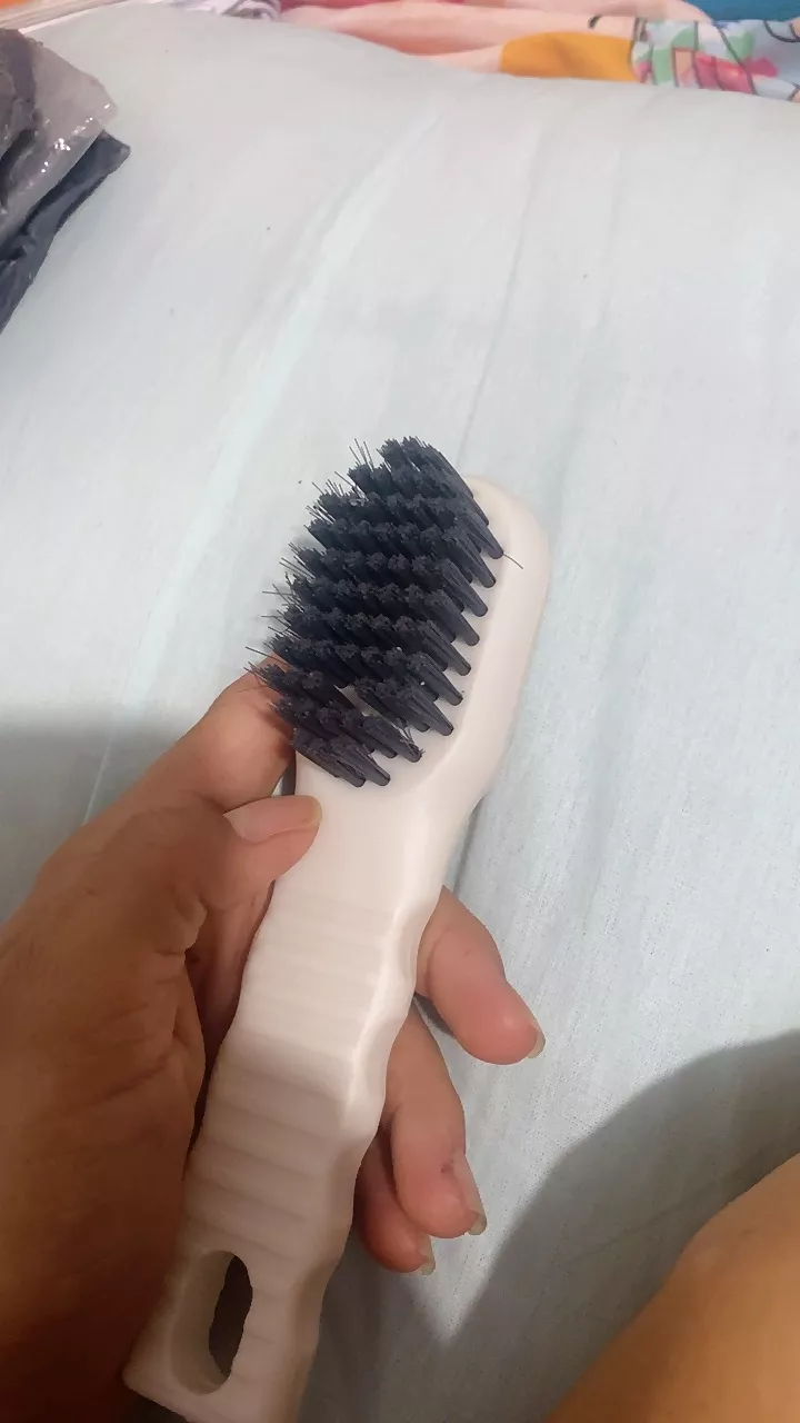 Escova Multiuso para Limpeza com Dispenser de Sabão 150ml Plástico Macio IZE SCRUBSMART photo review