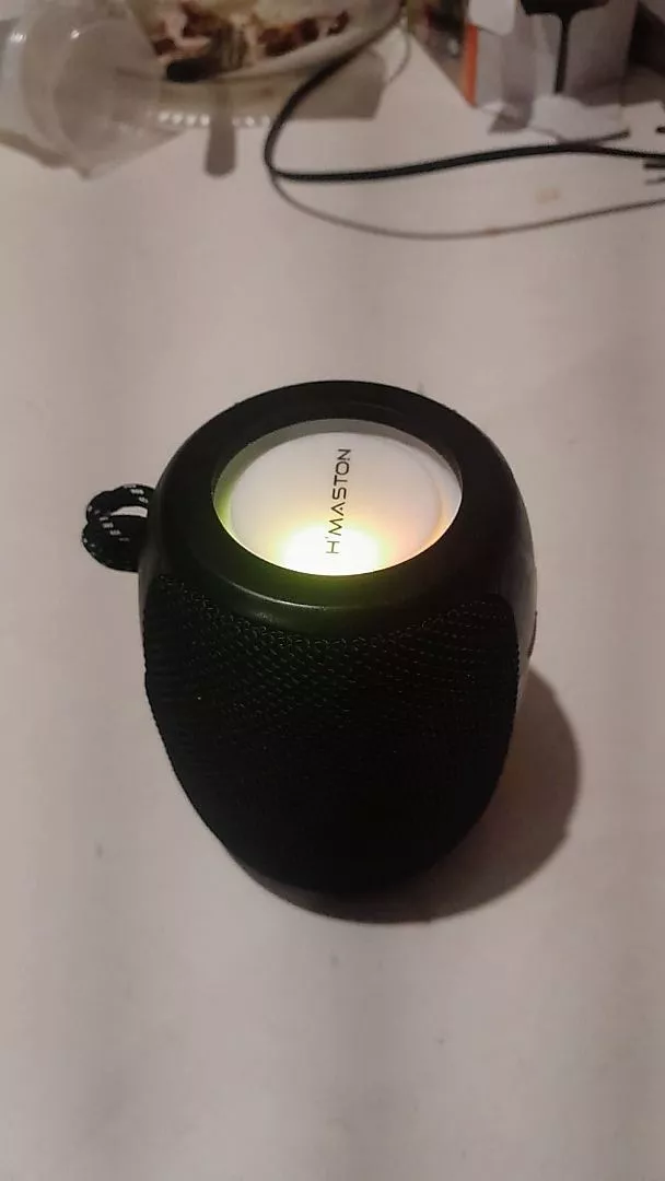 Caixa de Som Bluetooth 5.0 Potente 8W, Bateria Longa, À Prova D'Água, LED RGB, Portátil - IZEBOOM PLAY photo review