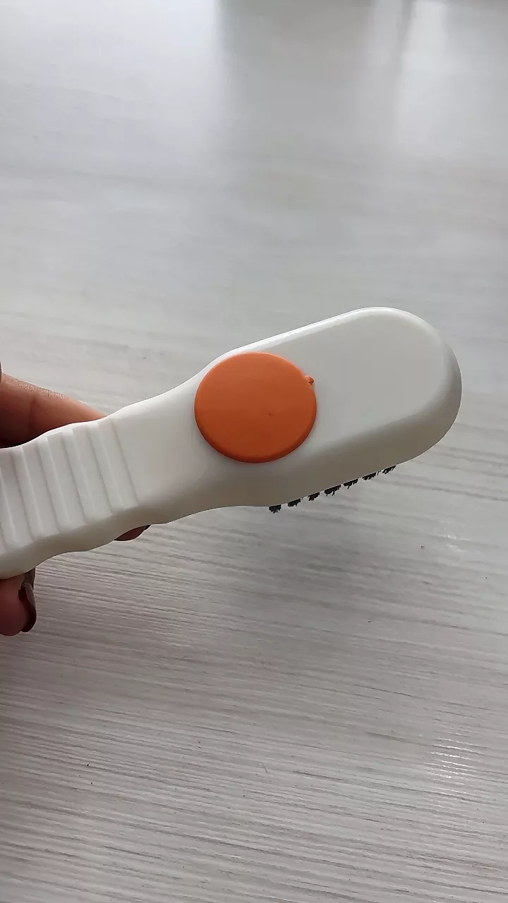 Escova Multiuso para Limpeza com Dispenser de Sabão 150ml Plástico Macio IZE SCRUBSMART photo review