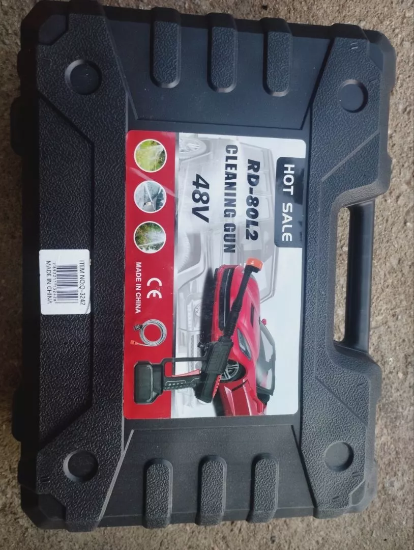 Lavadora de Alta Pressão Portátil 1000W Sem Fio para Carros e Jardins IZEJET POWER PRO photo review