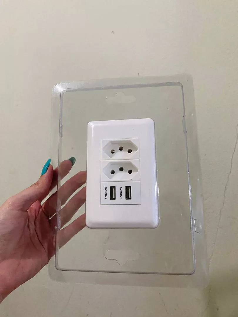 Tomada de Parede Bivolt com 2 USB, Proteção Contra Curto e Compatível Universal IZEPOWER SAFE photo review