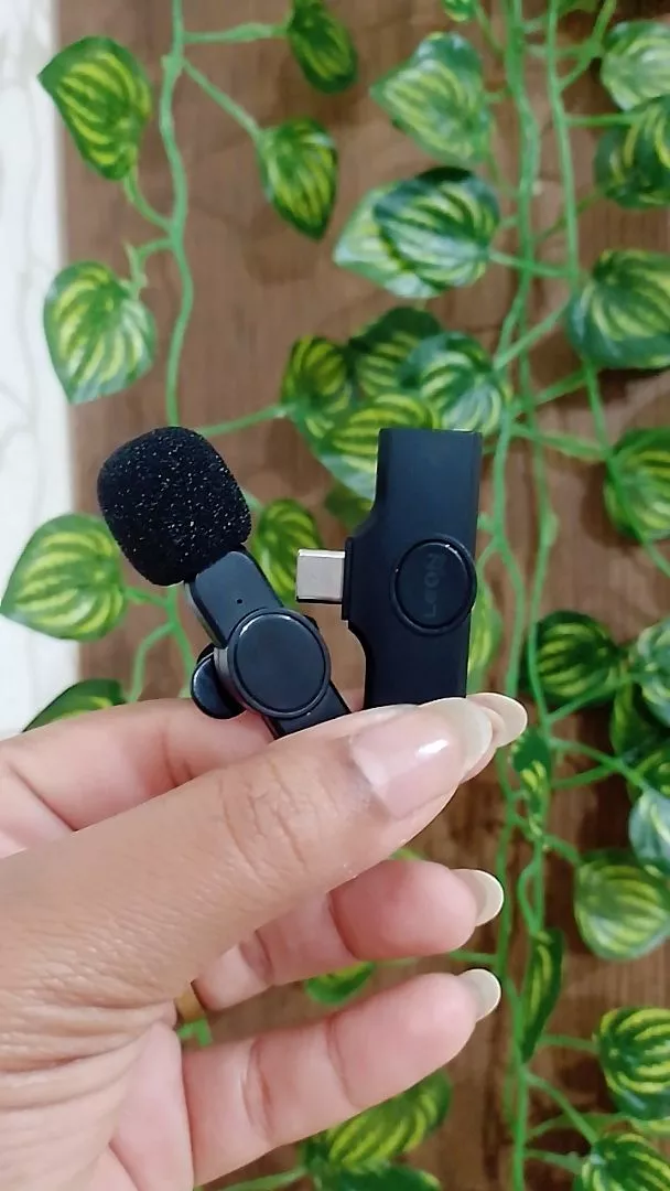 Microfone de Lapela Sem Fio Compatível iPhone e Android, Áudio Profissional, Longo Alcance IZEVOX PRO photo review