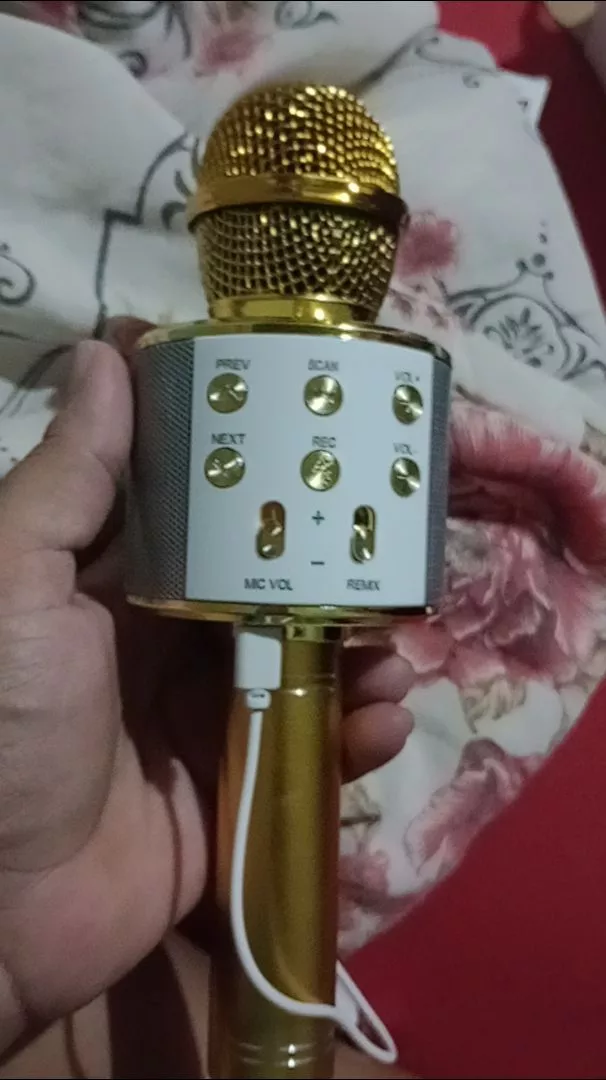 Microfone Bluetooth Karaokê Sem Fio WS-858, Gravação e Função Selfie IZESOUND STAR photo review