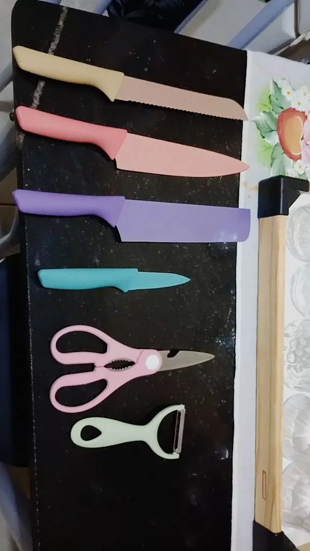 Conjunto de Facas Coloridas em Aço Inoxidável com Cabo Ergonômico para Cozinha Gourmet 6 Peças IZECOOK COLOR photo review