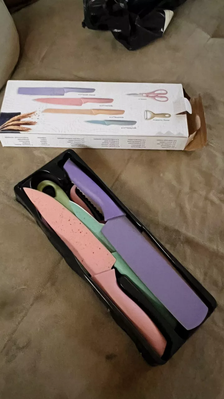 Conjunto de Facas Coloridas em Aço Inoxidável com Cabo Ergonômico para Cozinha Gourmet 6 Peças IZECOOK COLOR photo review