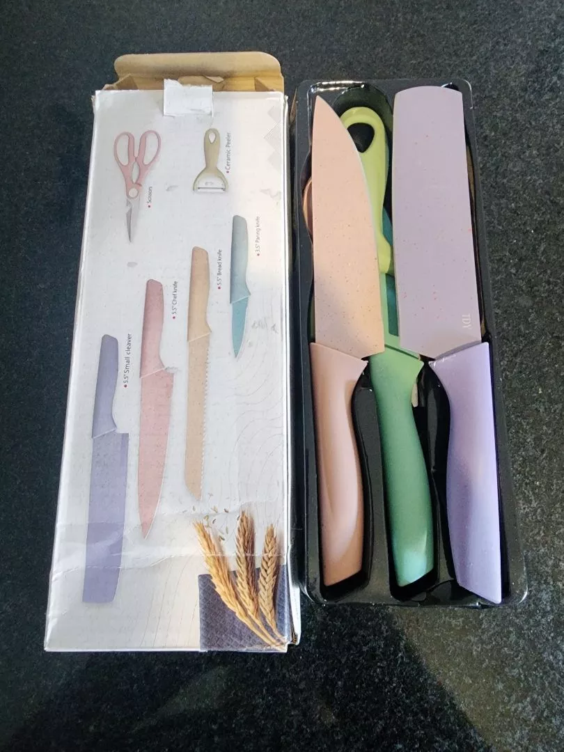 Conjunto de Facas Coloridas em Aço Inoxidável com Cabo Ergonômico para Cozinha Gourmet 6 Peças IZECOOK COLOR photo review