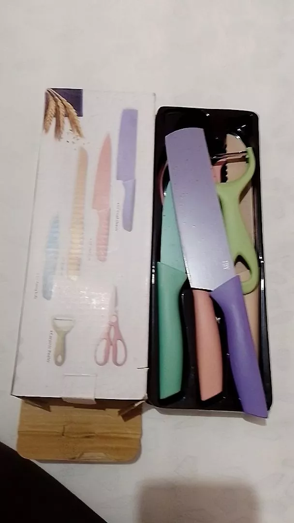 Conjunto de Facas Coloridas em Aço Inoxidável com Cabo Ergonômico para Cozinha Gourmet 6 Peças IZECOOK COLOR photo review