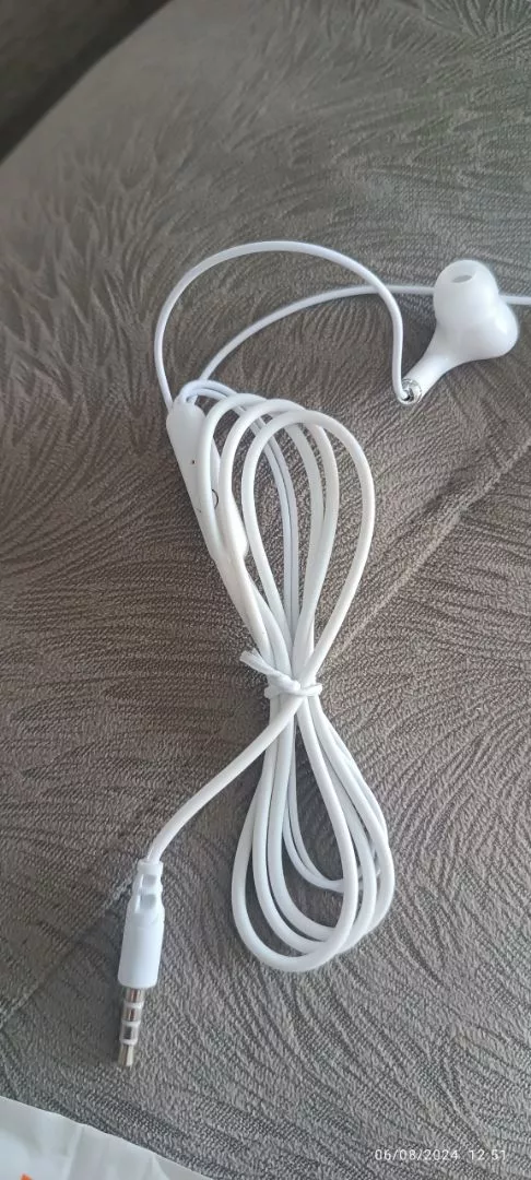 Fone de Ouvido Intra Auricular ES36 Macaron com Microfone e Cancelamento de Ruído Fio 1.2m IZESOUND PRO photo review
