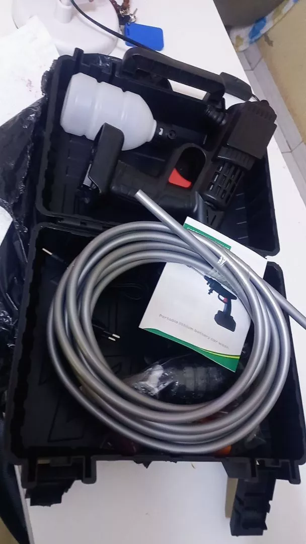 Lavadora de Alta Pressão Portátil 1000W Sem Fio para Carros e Jardins IZEJET POWER PRO photo review
