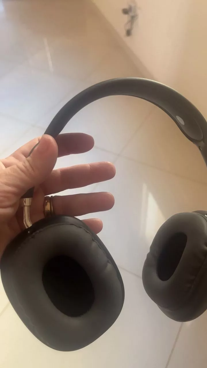 Fone de Ouvido Bluetooth Sem Fio Esportivo HiFi à Prova d'Água IZEMUSIC PRO photo review