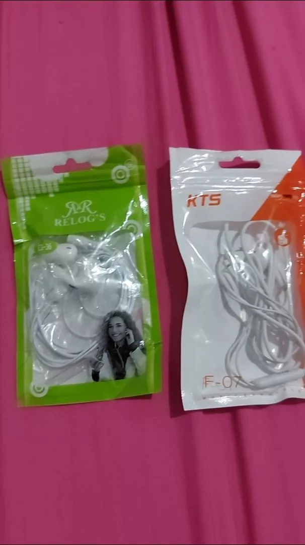 Fone de Ouvido Intra Auricular ES36 Macaron com Microfone e Cancelamento de Ruído Fio 1.2m IZESOUND PRO photo review