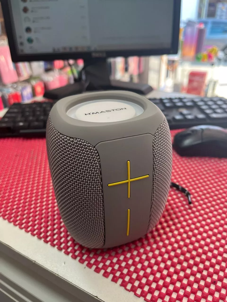 Caixa de Som Bluetooth 5.0 Potente 8W, Bateria Longa, À Prova D'Água, LED RGB, Portátil - IZEBOOM PLAY photo review