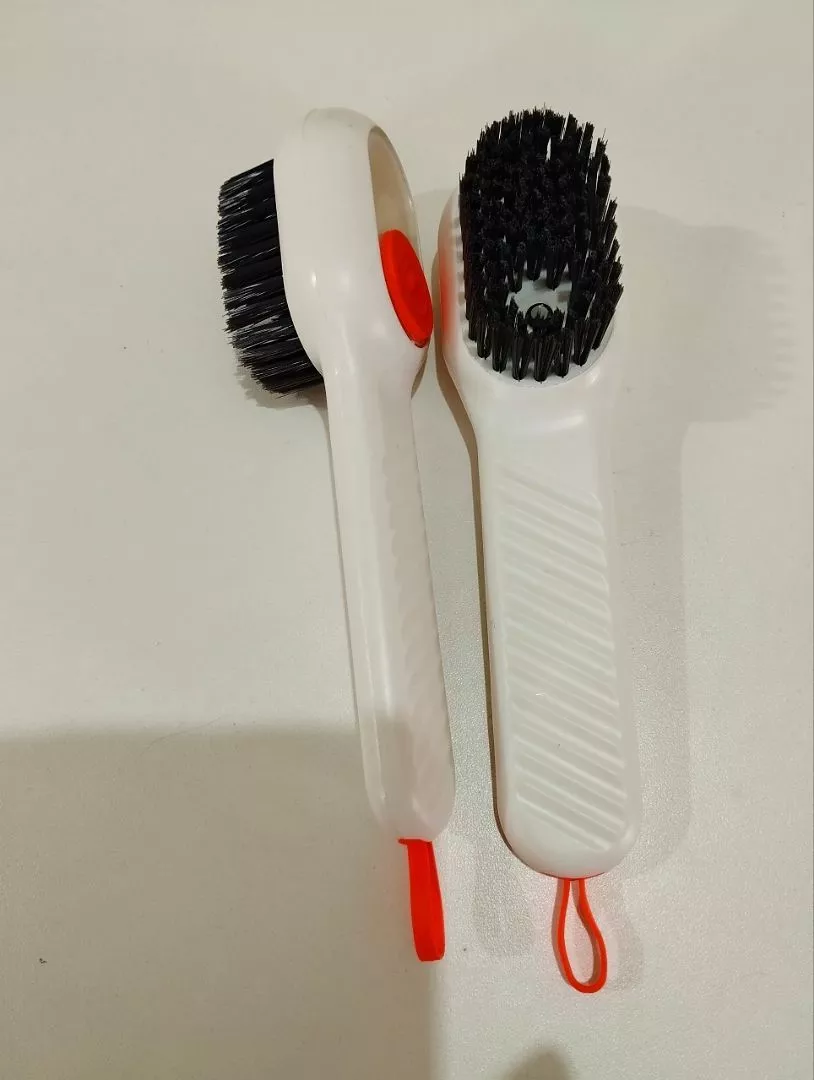 Escova Multiuso para Limpeza com Dispenser de Sabão 150ml Plástico Macio IZE SCRUBSMART photo review