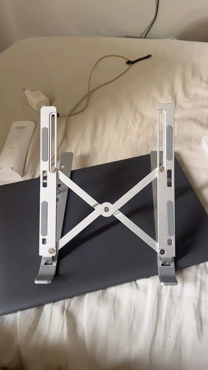 Suporte Dobrável para Laptop e Tablet, Altura Ajustável, Dissipação de Calor IZESTAND PRO photo review