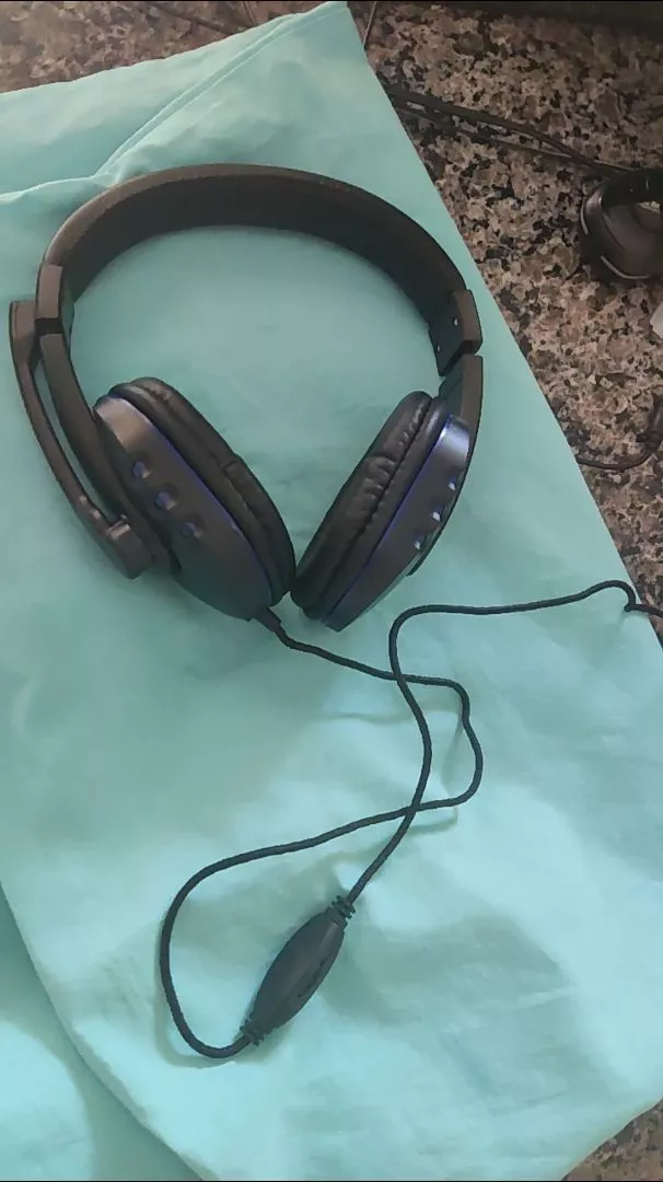 Headset Gamer com Microfone LB-FN606, Som Imersivo, P2 3.5mm, Compatível PC PS4, IZESOUND PRO photo review