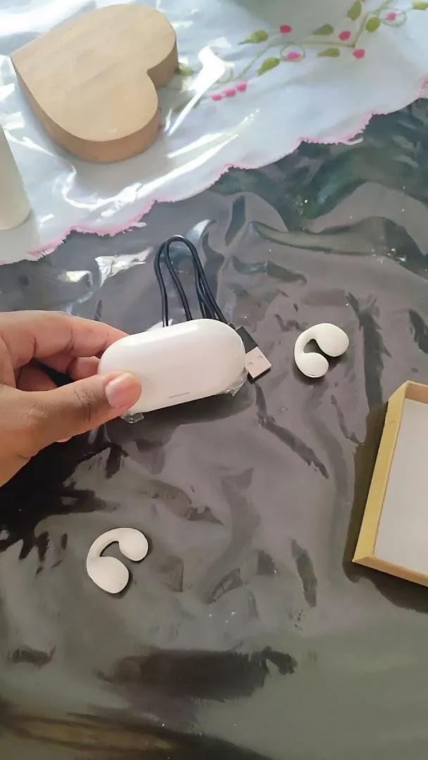 Fone de Ouvido Condução Óssea Sem Fio Bluetooth Esportivo, Leve, Compatível com Celular IZEFIT WAVE photo review
