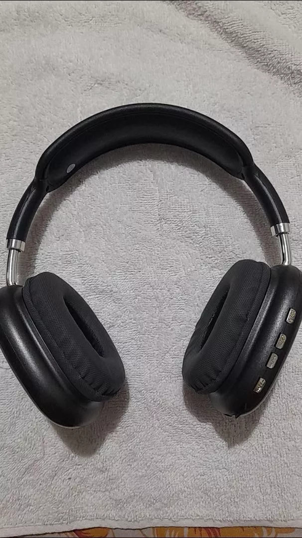Fone de Ouvido Bluetooth Sem Fio Esportivo HiFi à Prova d'Água IZEMUSIC PRO photo review