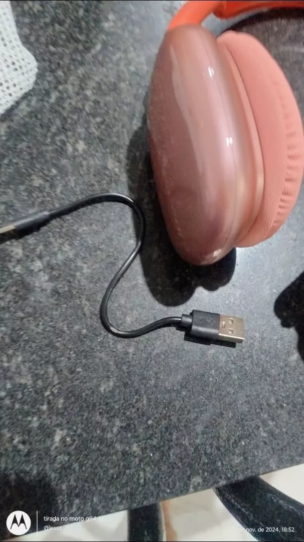 Fone de Ouvido Bluetooth Sem Fio Esportivo HiFi à Prova d'Água IZEMUSIC PRO photo review