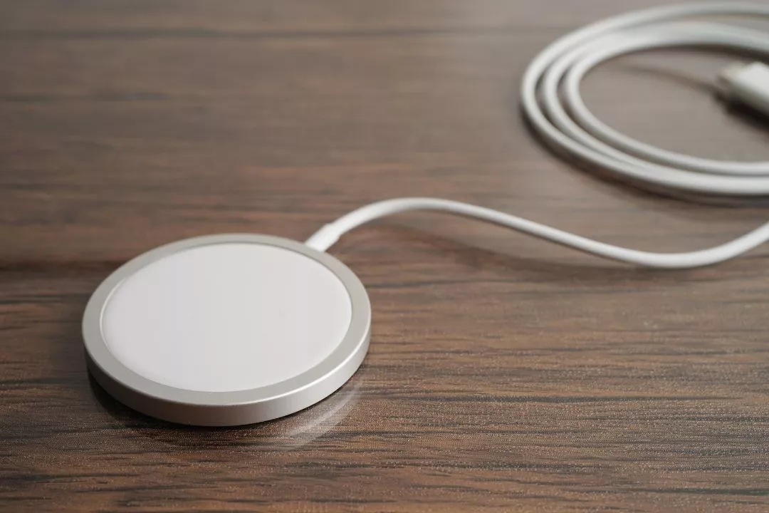 Carregador Sem Fio Magnético MagSafe 15W Compatível iPhone e AirPods IZEFAST CHARGE photo review