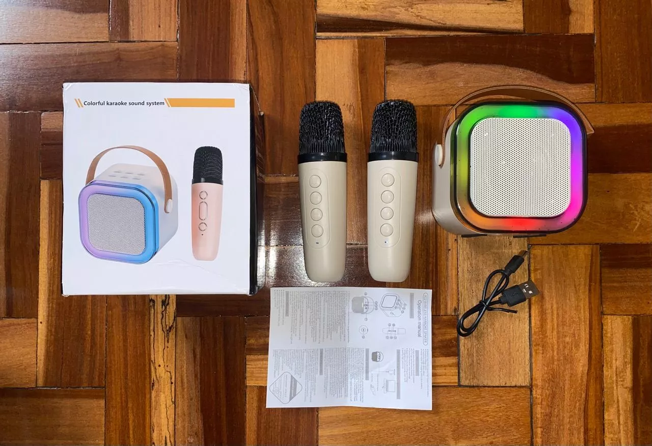 Caixa de Som Bluetooth Karaokê Colorida 5W Microfones Bateria Potente IZEBOX FUN photo review