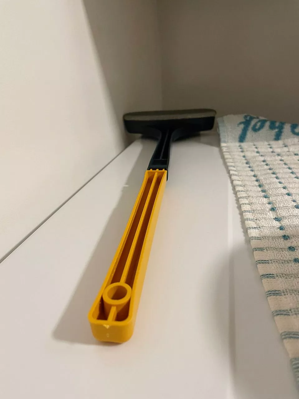 Escova Dupla Face para Telas de Janela, Vidros e Espelhos, Alça Removível, Limpeza Úmida e Seca IZEGLASS MASTER photo review