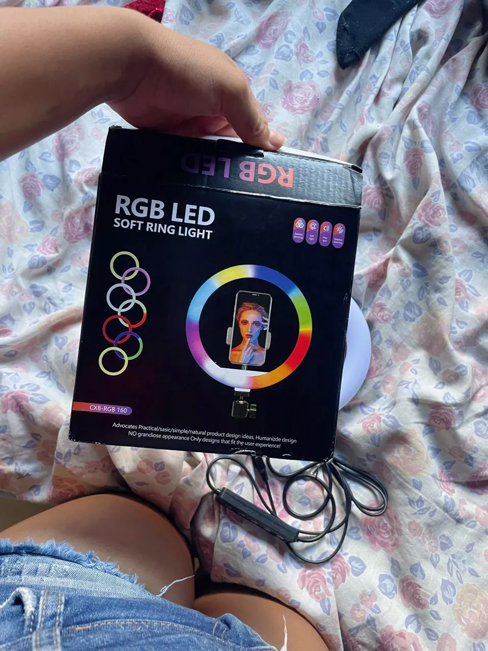 Ring Light de Mesa 6,5" RGB Portátil com Mini Tripé Ajustável IZEGLAM PRO photo review