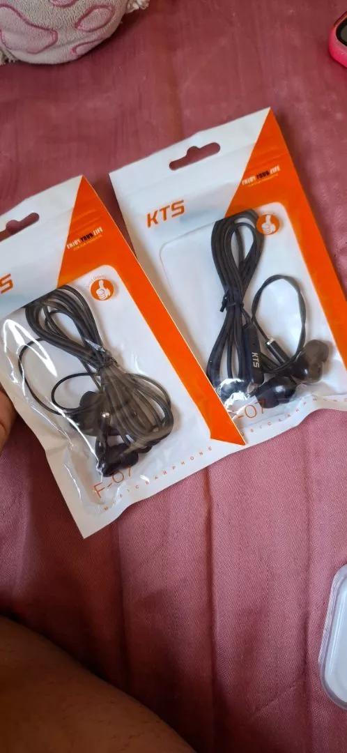 Fone de Ouvido Intra Auricular ES36 Macaron com Microfone e Cancelamento de Ruído Fio 1.2m IZESOUND PRO photo review