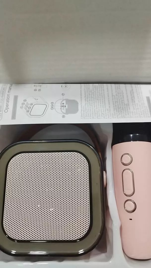 Caixa de Som Karaokê Bluetooth Portátil Bateria Longa Duração 2 Microfones IZEBOX FUN photo review
