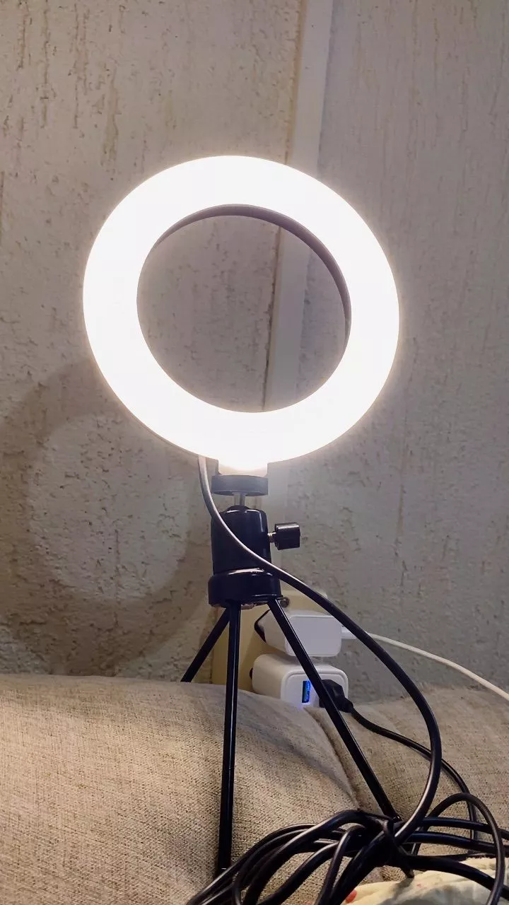 Ring Light de Mesa 6,5" RGB Portátil com Mini Tripé Ajustável IZEGLAM PRO photo review