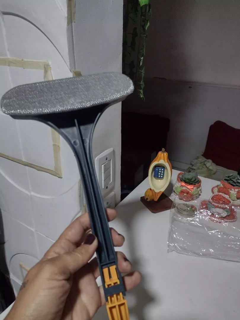 Escova Dupla Face para Telas de Janela, Vidros e Espelhos, Alça Removível, Limpeza Úmida e Seca IZEGLASS MASTER photo review