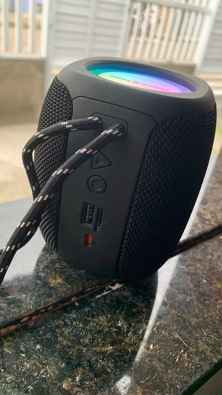 Caixa de Som Bluetooth 5.0 Potente 8W, Bateria Longa, À Prova D'Água, LED RGB, Portátil - IZEBOOM PLAY photo review