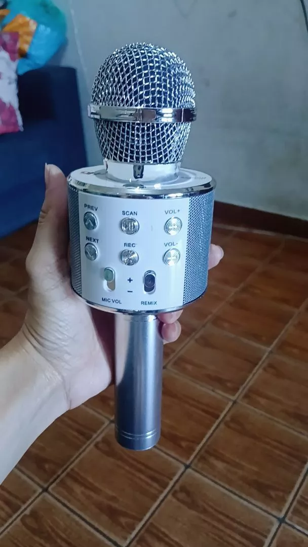 Microfone Bluetooth Karaokê Sem Fio WS-858, Gravação e Função Selfie IZESOUND STAR photo review
