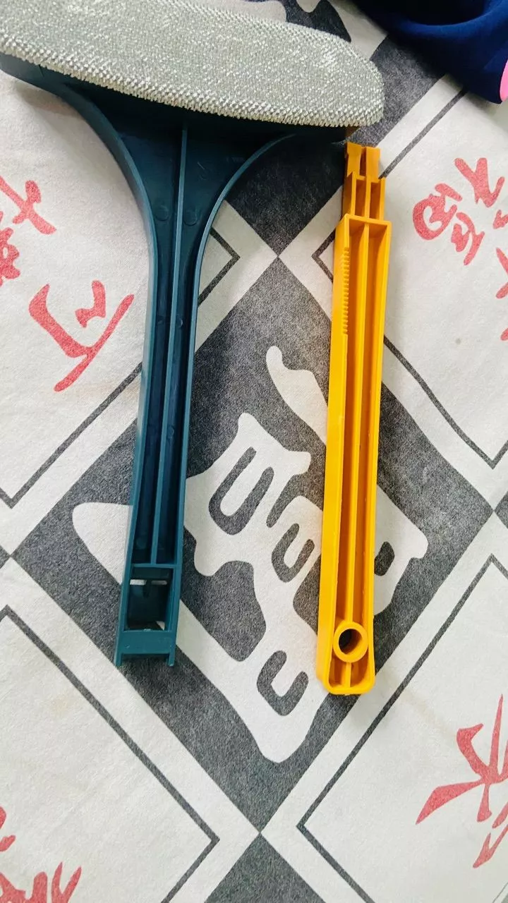 Escova Dupla Face para Telas de Janela, Vidros e Espelhos, Alça Removível, Limpeza Úmida e Seca IZEGLASS MASTER photo review