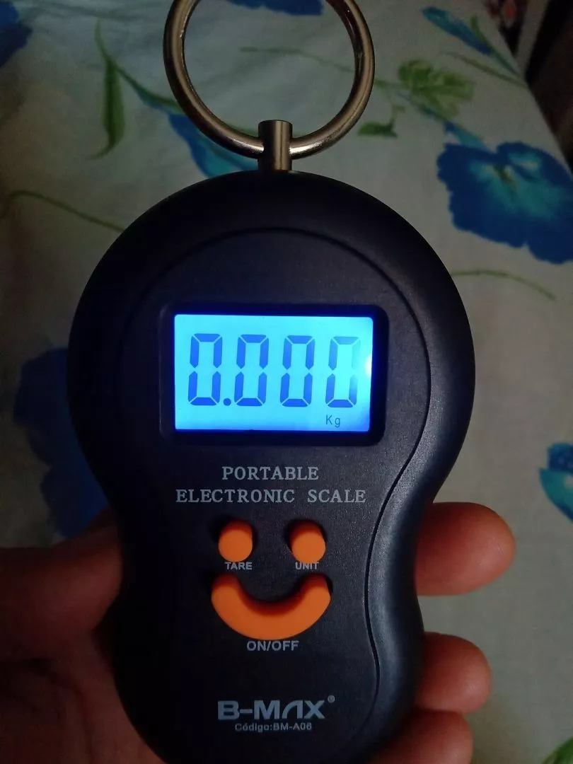 Balança Digital Portátil Gancho 50kg Precisão LCD IZEWEIGHT PRO photo review
