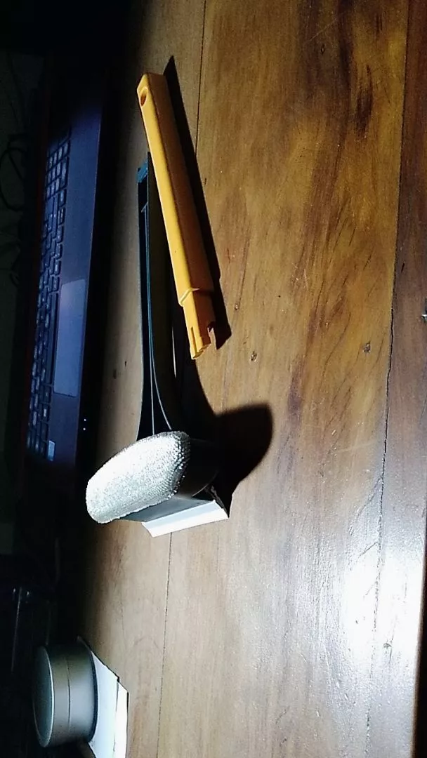 Escova Dupla Face para Telas de Janela, Vidros e Espelhos, Alça Removível, Limpeza Úmida e Seca IZEGLASS MASTER photo review