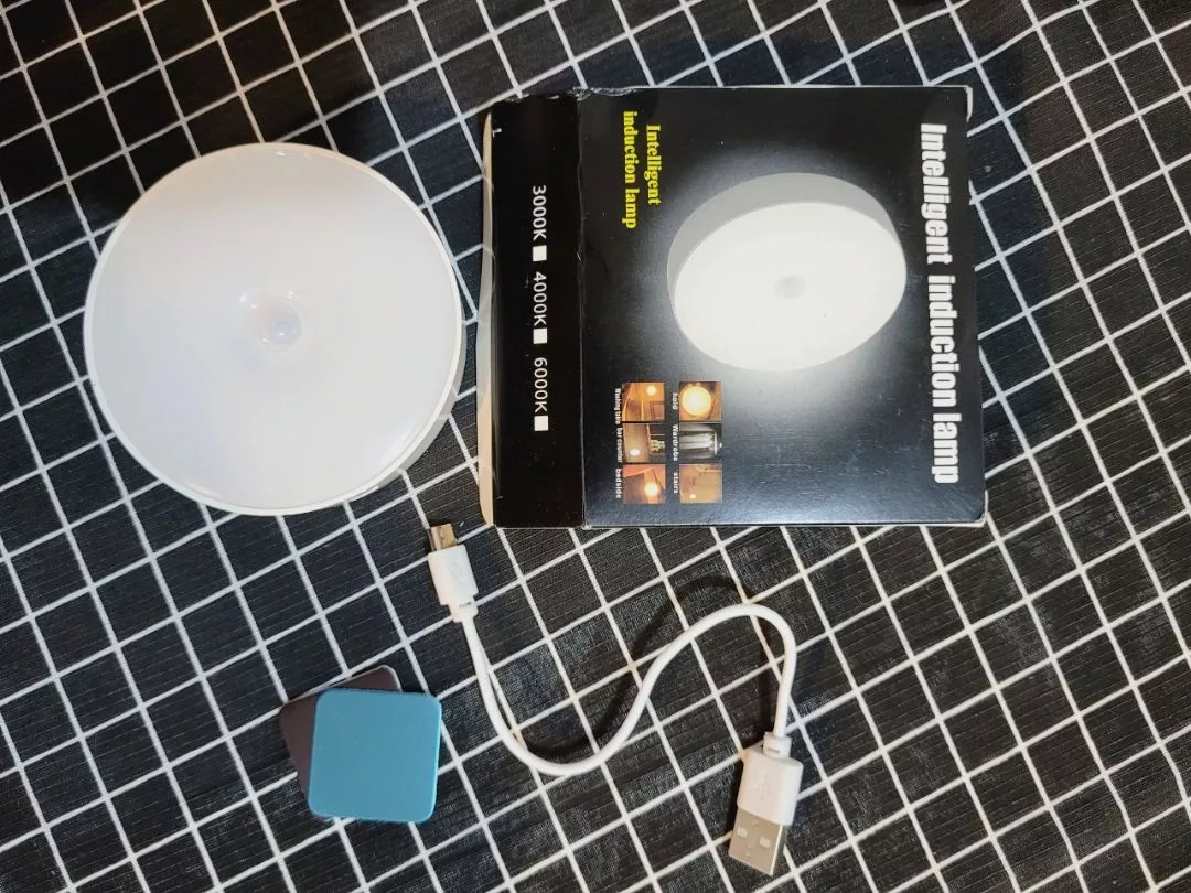 Luminária LED Sensor de Presença Recarregável USB Luz Fria Multiuso IZEDETECT BRIGHT photo review