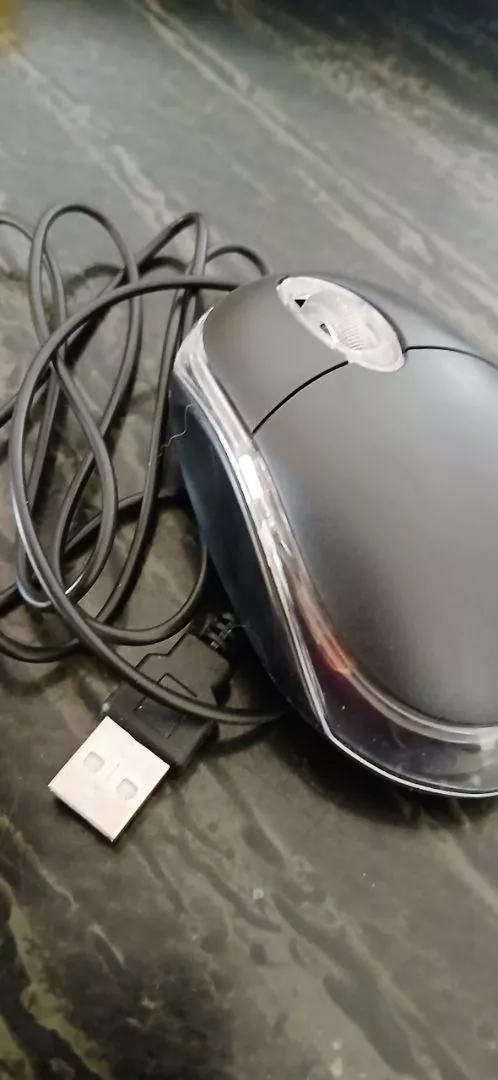 Mouse USB Óptico Preto Compacto com LED, Ergonômico, Alta Precisão IZECLICK PRO photo review