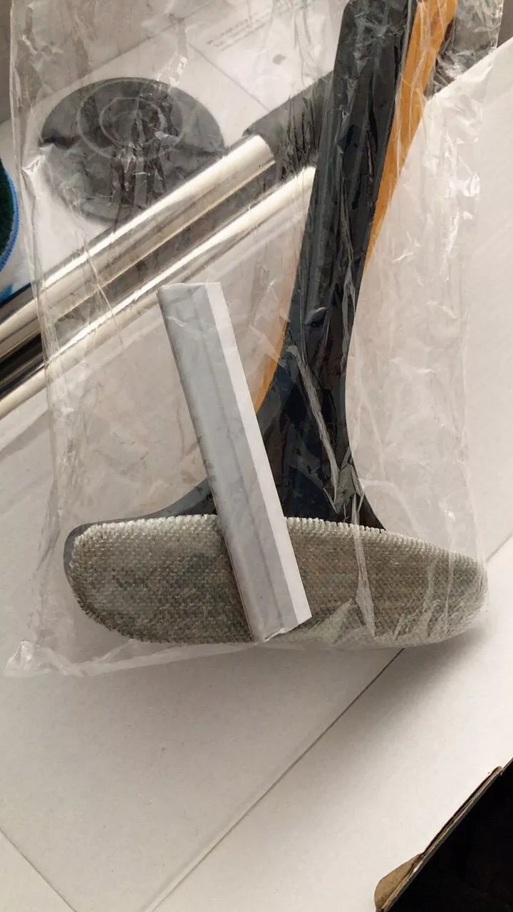 Escova Dupla Face para Telas de Janela, Vidros e Espelhos, Alça Removível, Limpeza Úmida e Seca IZEGLASS MASTER photo review