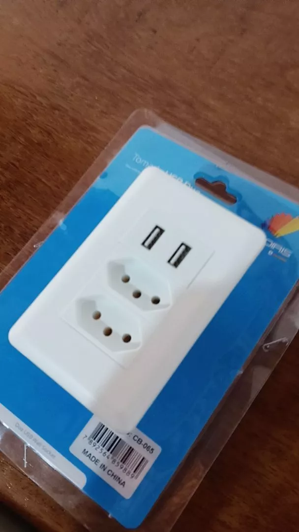 Tomada de Parede Bivolt com 2 USB, Proteção Contra Curto e Compatível Universal IZEPOWER SAFE photo review