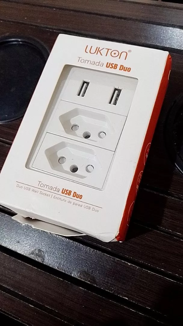 Tomada de Parede Bivolt com 2 USB, Proteção Contra Curto e Compatível Universal IZEPOWER SAFE photo review