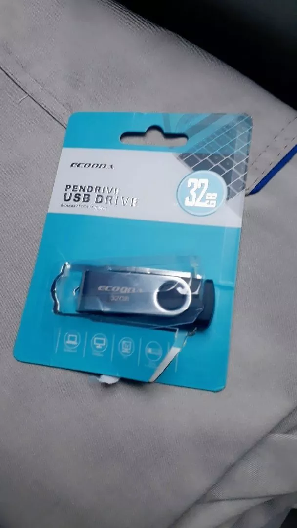 Pendrive USB 2.0 Portátil 8GB 16GB 32GB Transferência Rápida IZEFLASH LINK photo review