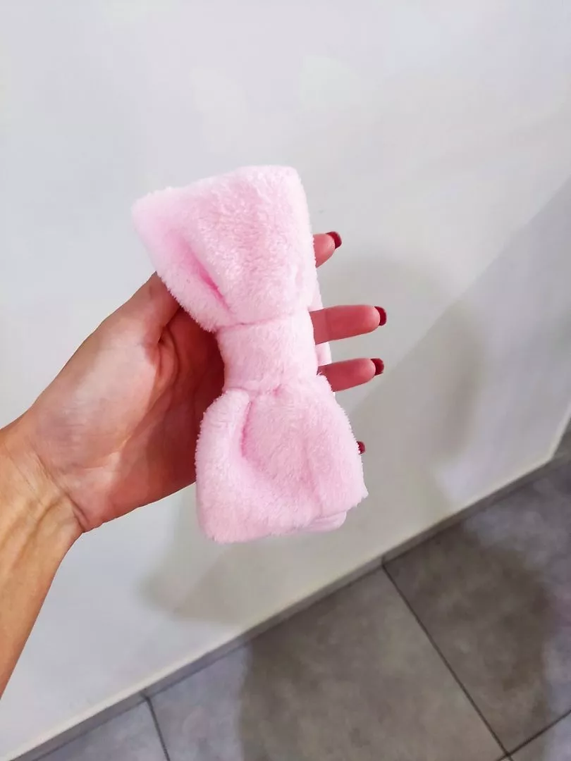 Faixa de Cabelo Pelúcia Laço Bege Antideslizante para Maquiagem e Skincare IZEGLAM TOUCH photo review