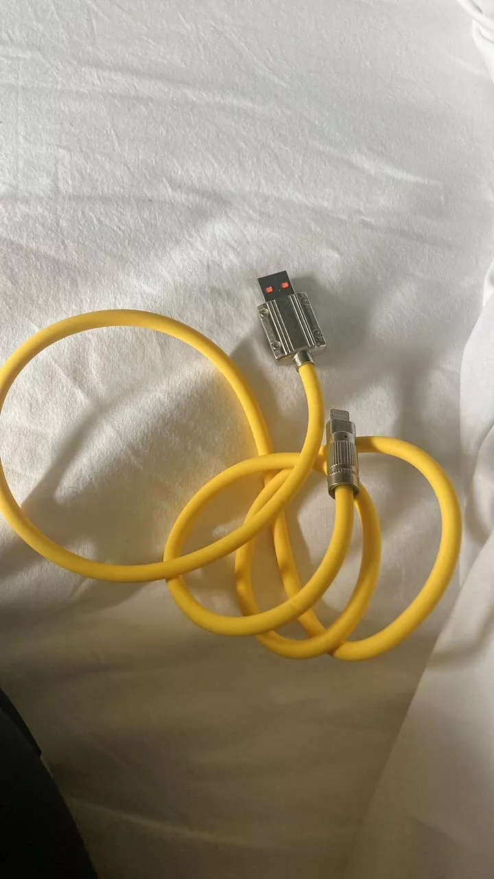 Cabo USB Tipo-C 120W Super Rápido Silicone Antidobra IZEFAST CHARGE photo review