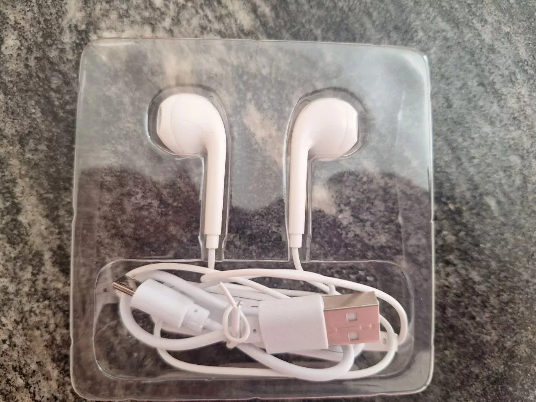 Fone de Ouvido Bluetooth 5.0 Esportivo Intra-Auricular Alta Performance IZEBOOST FIT photo review