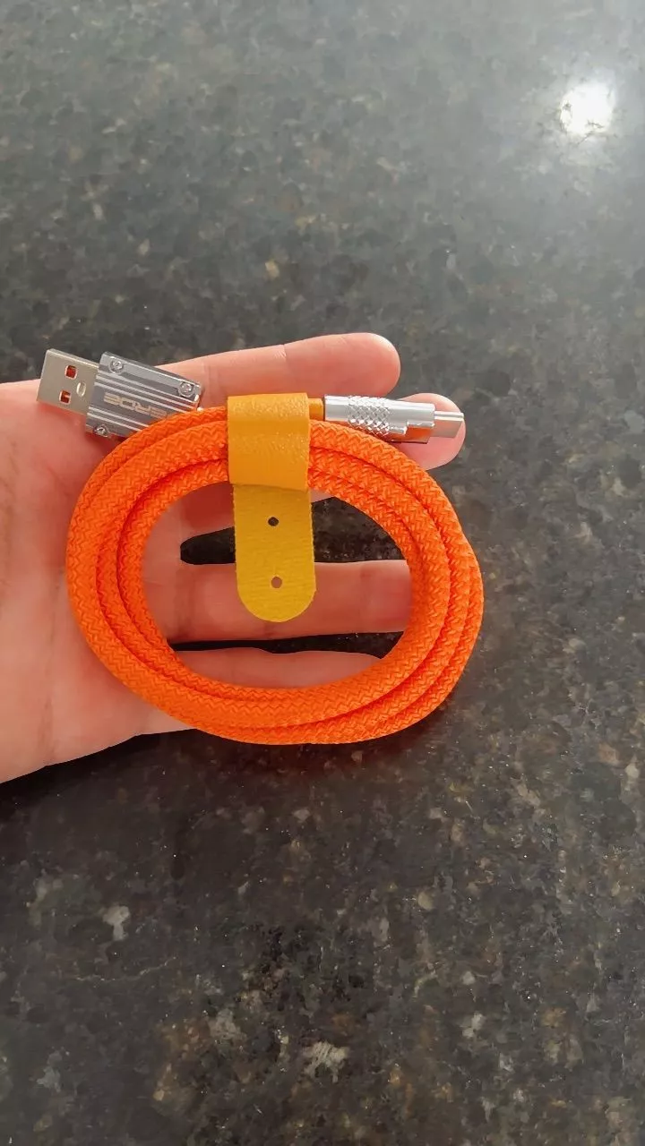 Cabo USB Tipo-C 120W Super Rápido Silicone Antidobra IZEFAST CHARGE photo review
