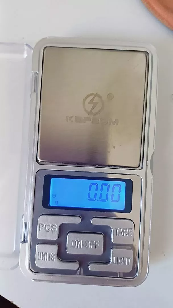 Balança Digital de Bolso Alta Precisão 0,01g-500g LCD Portátil IZEWEIGHT PRO photo review