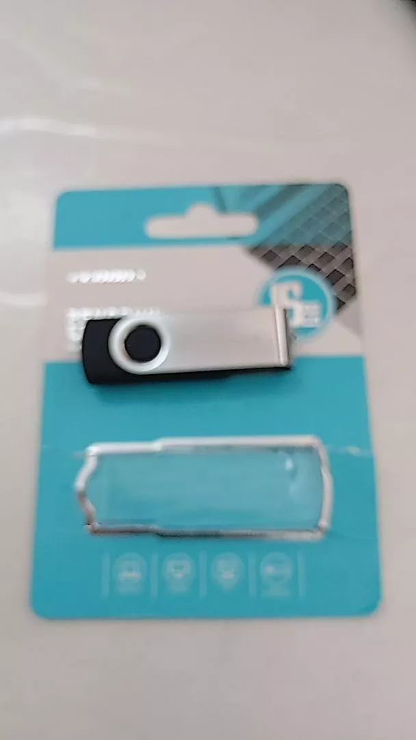 Pendrive USB 2.0 Portátil 8GB 16GB 32GB Transferência Rápida IZEFLASH LINK photo review